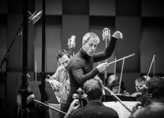 Musica Maestro: Nicola Guerini, dirigere l'orchestra con empatia